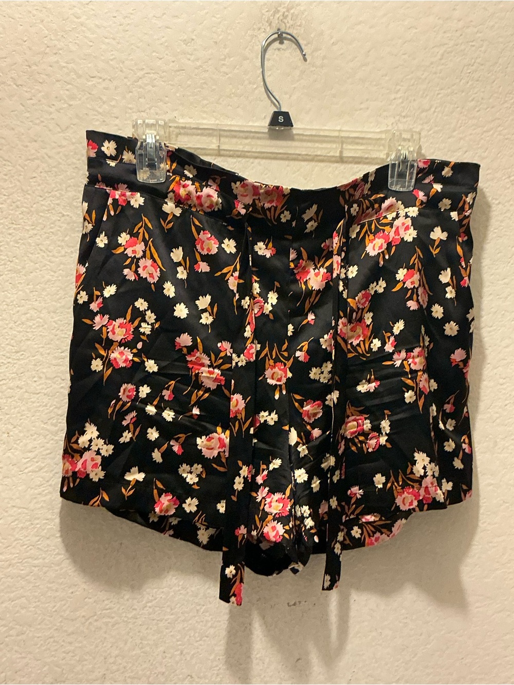 A.L.C. Black Floral Tie-Waist Bermuda Shorts silk blend